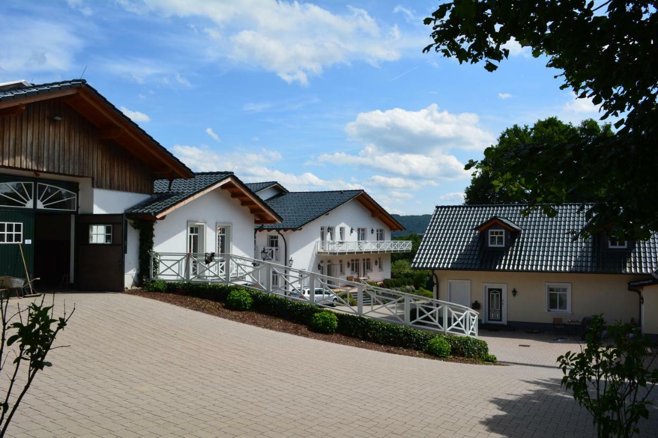 Reiterhof Und Pension Eichenhof Haiger Exterior foto